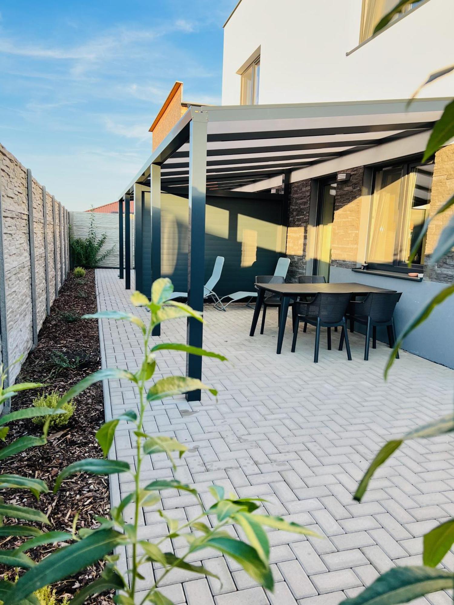 Apartmany Catalina Nesvady Exterior photo